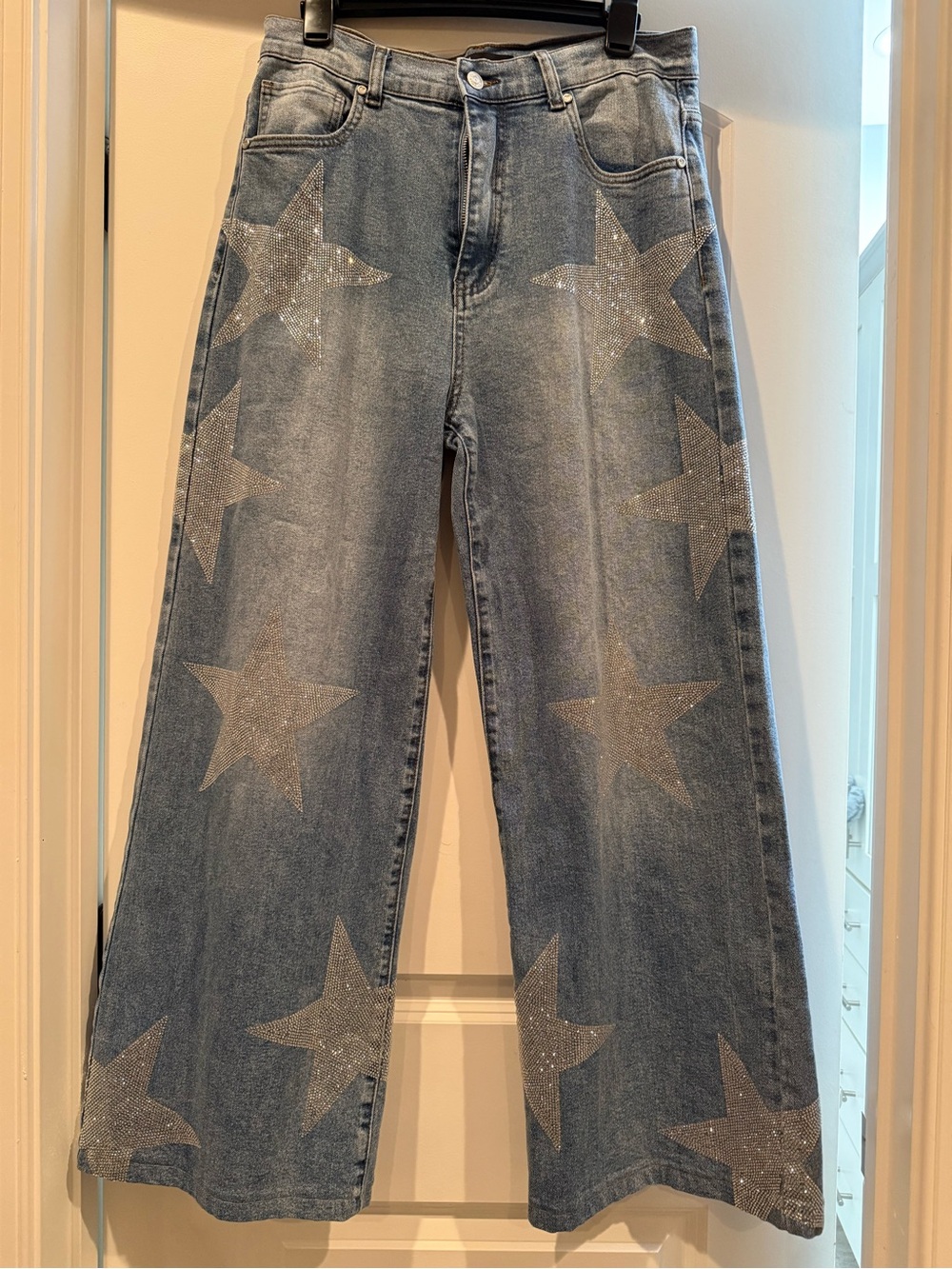Vibrant Blue Wide-Leg Jeans with Silver Star Embellishments